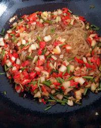 剁椒肉末粉条的做法步骤7